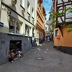 Meyver Apartment